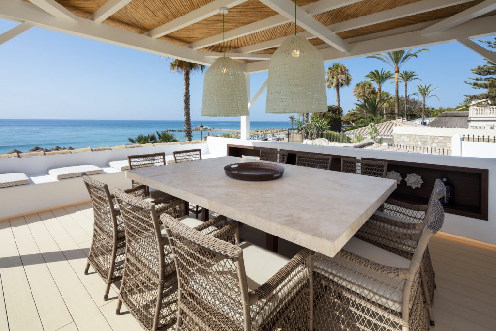 Ultimate lifestyles – Marbella Golden Mile beachside properties