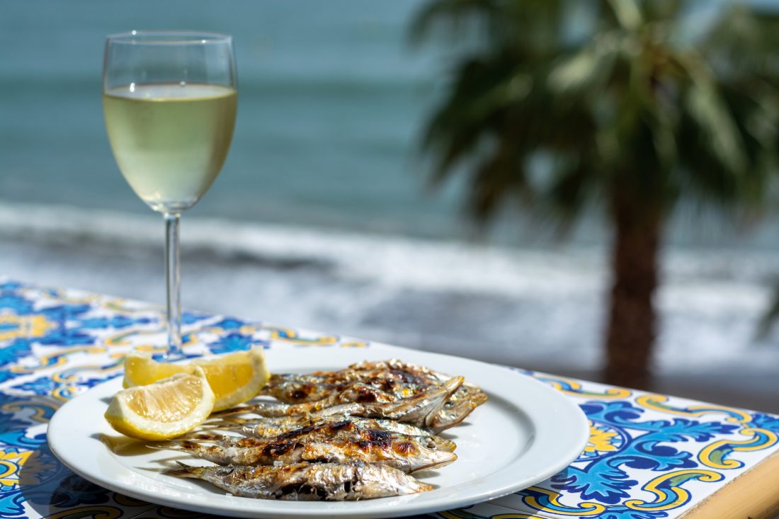 espeto sardines with white wine