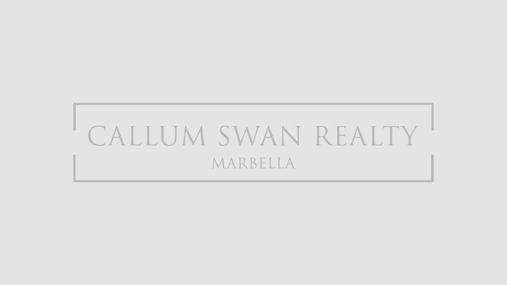 Marbella East, Stunning villa surrounded by golf courses in Marbella East