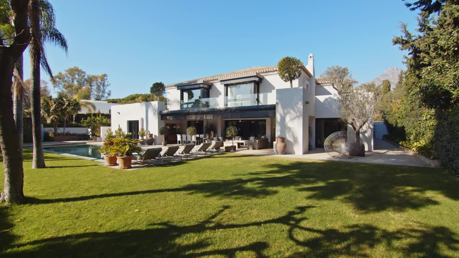 Bienvenidos a Callum Swan La agencia de Lujo número 1 en Marbella